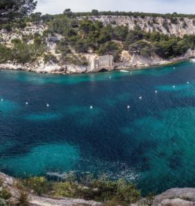 cropped cassis calanque