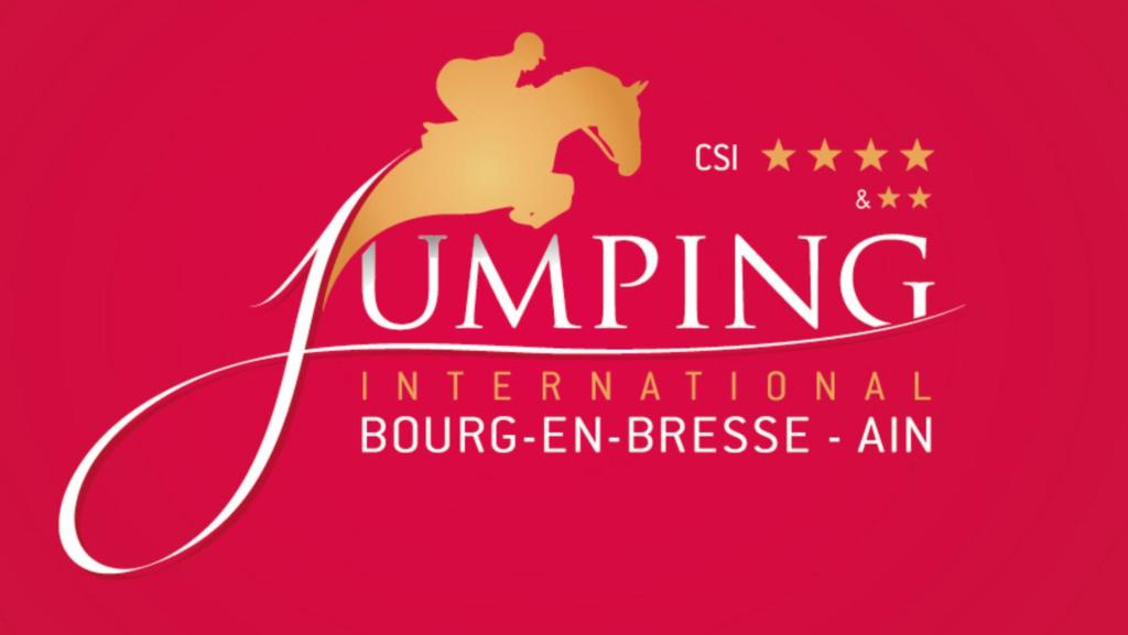 cropped jumping bourg 1