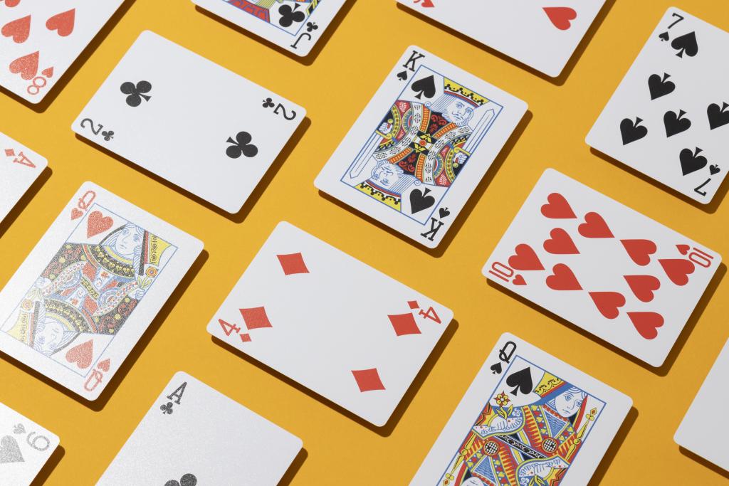 cartes casino fond jaune