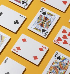 cartes casino fond jaune