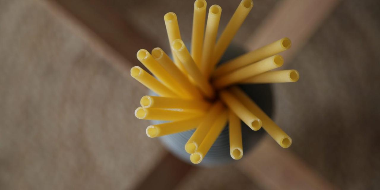 La paille en pâte : d&rsquo;accessoire écolo à support de com&rsquo;