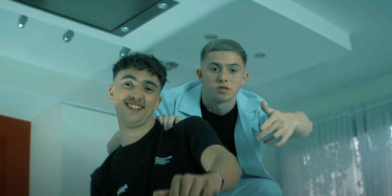 Tournage secret dans l’Ain : 4 YouTubeurs choisissent la Grange du Pin
