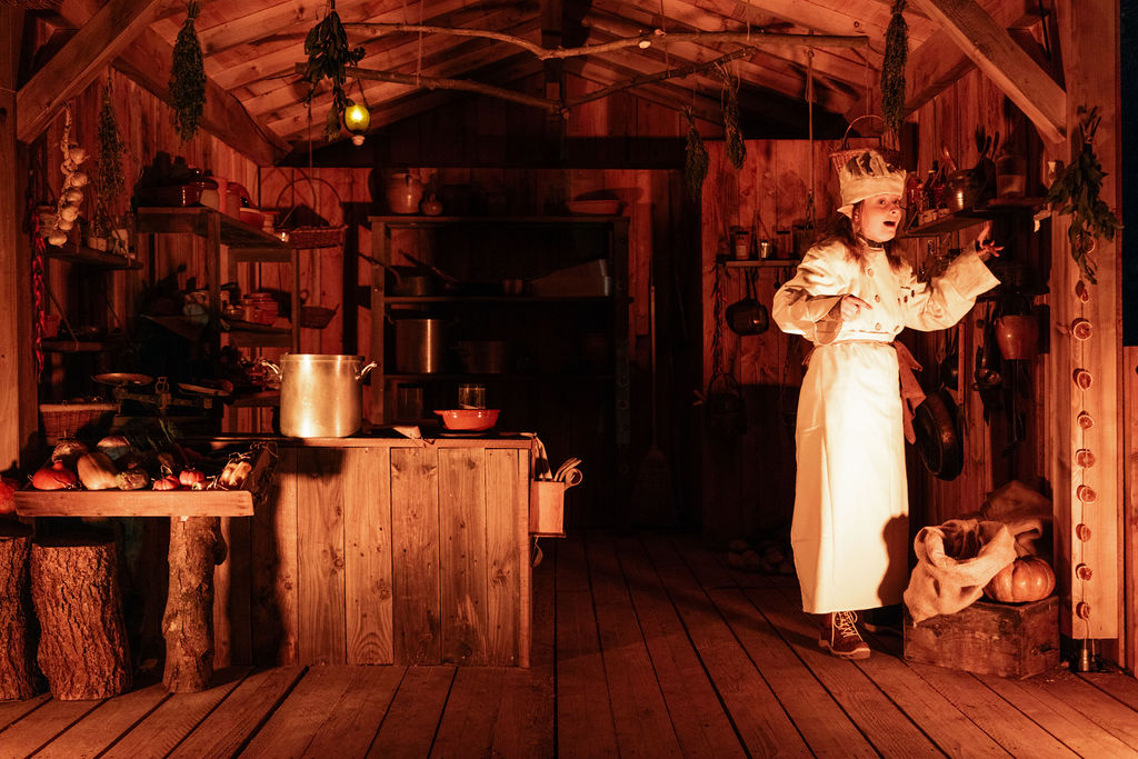 spectacle vivant pour les f ries nocturnes du bois des lutins lyon est diemoz