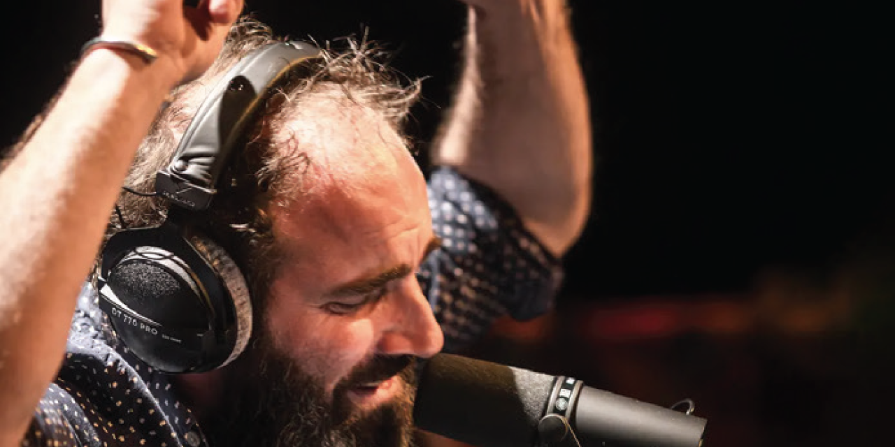 Le Centre psychothérapique de l&rsquo;Ain vous propose une session musicale casque sur les oreilles et allongé sur un transat !