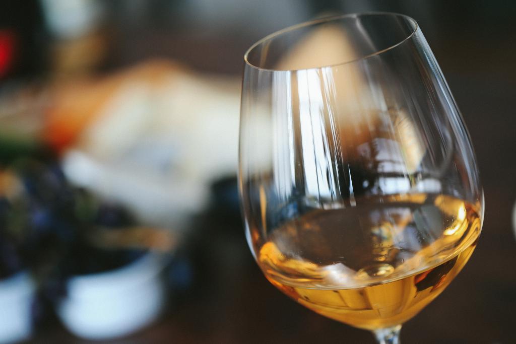 white wine glass