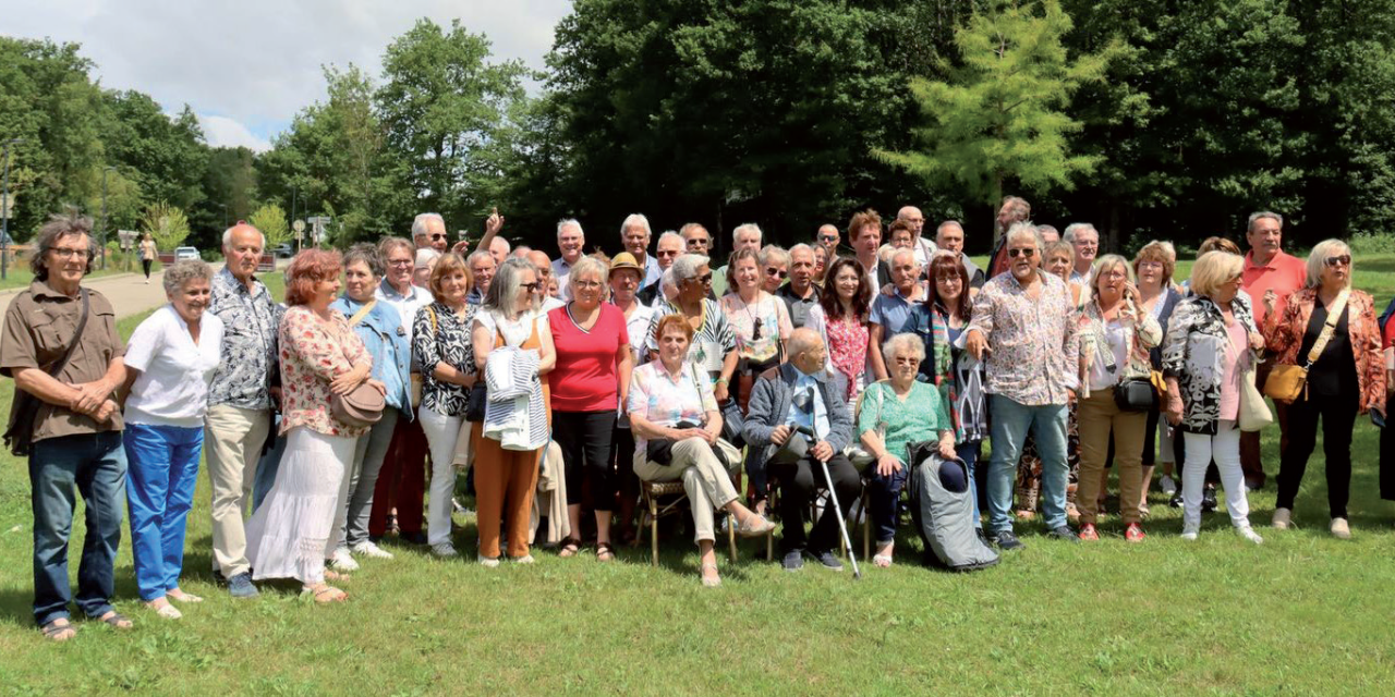 Retrouvailles des premiers résidents des HLM du quartier Saint-Roch à Bourg de 1959.