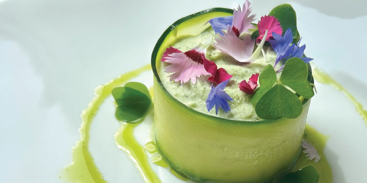 Testez la recette de Bavarois de courgettes aux épices, huile de ciboulette