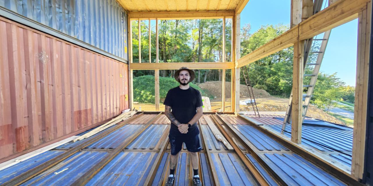 Onze containers pour une maison : le défi de Lucas Chichoux à Saint-Martin-du-Mont
